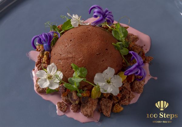 100 Steps Kitchen + Raw Bar