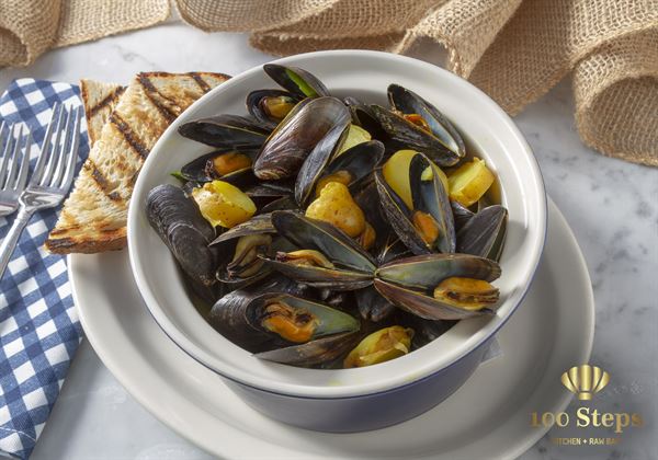 100 Steps Kitchen + Raw Bar