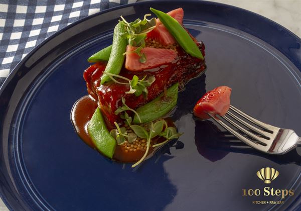 100 Steps Kitchen + Raw Bar