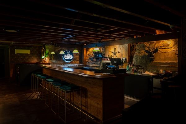 Venti's Cafe & Beer Vault