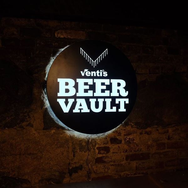 Venti's Cafe & Beer Vault