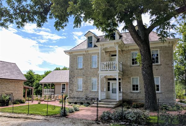 Mill Creek Lodge at Volland Point