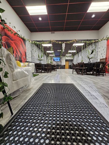 Vee'Unique Decor Event Hall