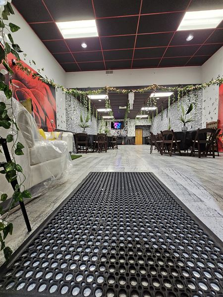 Vee'Unique Decor Event Hall