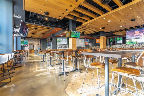 Tom's Watch Bar - National Harbor