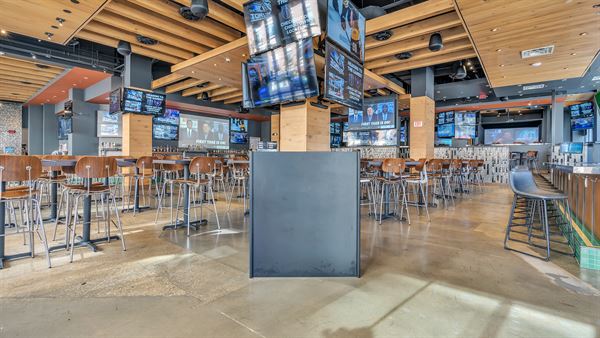 Tom's Watch Bar - National Harbor