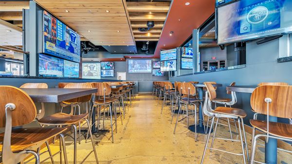 Tom's Watch Bar - National Harbor