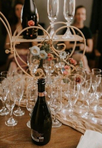 Nicklin House & Travel Cafe