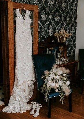 Nicklin House & Travel Cafe