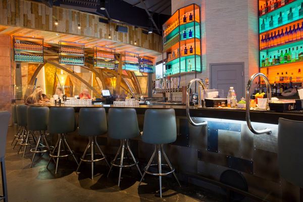 Tom's Watch Bar - Mohegan Sun