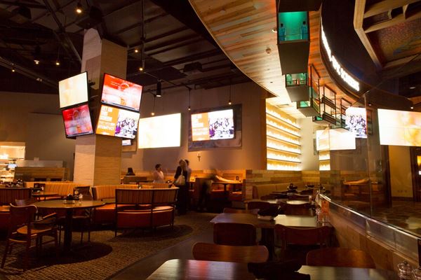 Tom's Watch Bar - Mohegan Sun