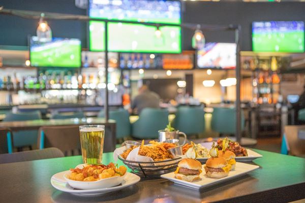 Tom's Watch Bar - Mohegan Sun