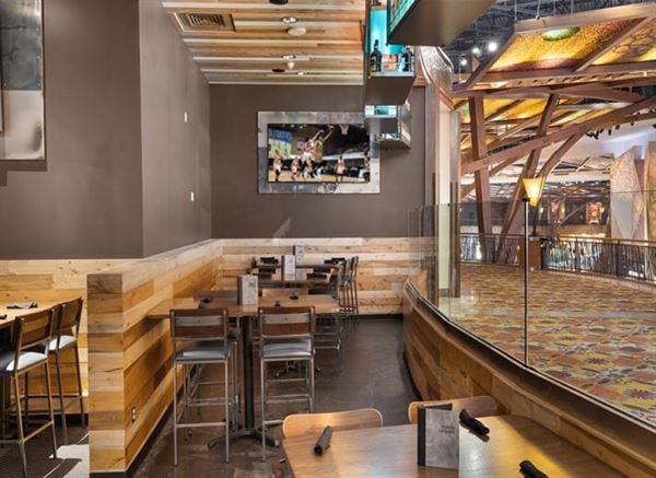 Tom's Watch Bar - Mohegan Sun