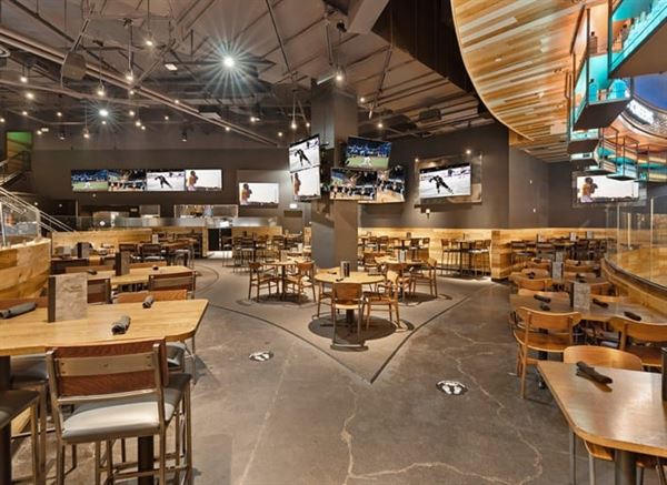 Tom's Watch Bar - Mohegan Sun