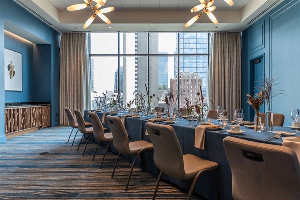 Tempo by Hilton Downtown Nashville