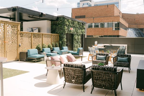 Tempo by Hilton Downtown Nashville