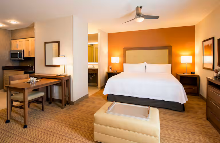 Homewood Suites by Hilton® Winnipeg Airport-Polo Park, MB
