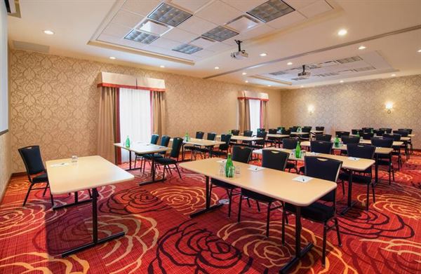 Homewood Suites by Hilton® Winnipeg Airport-Polo Park, MB