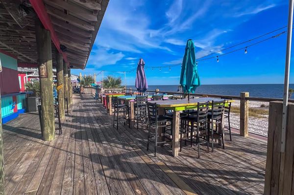 Shaggy’s Biloxi Beach
