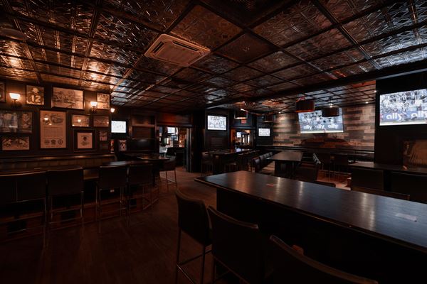 The Pint Public House Downtown