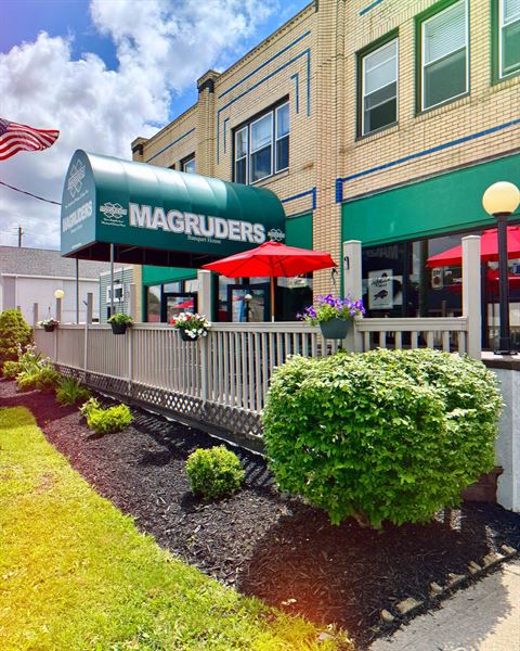 Magruders Pub and Banquets