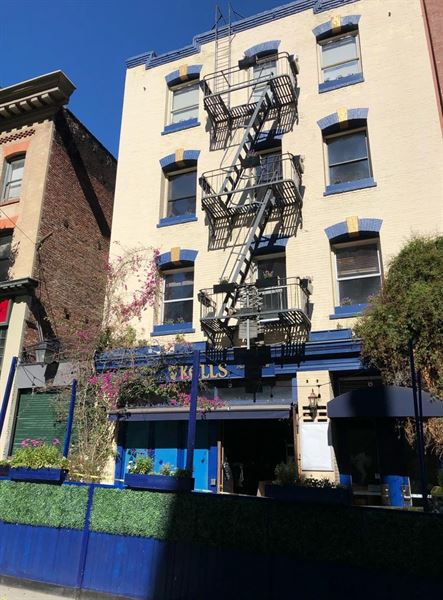 Kells Irish Restaurant & Pub