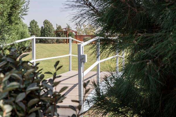 Horseshoe Knot Event Center