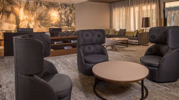 Courtyard Hershey Chocolate Ave.