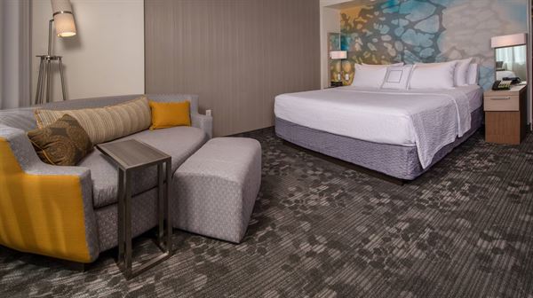 Courtyard Hershey Chocolate Ave.