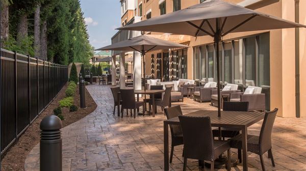 Courtyard Hershey Chocolate Ave.