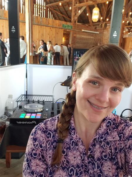 DJ JESS Weddings, Karaoke & Community Music