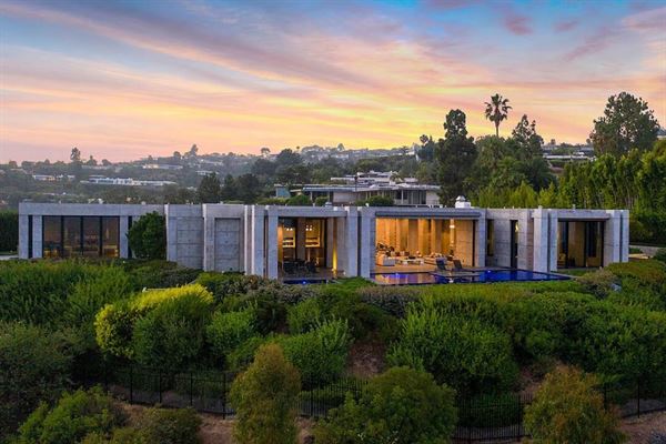 The Bondstone Beverly Hills