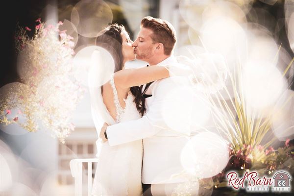 Red Barn Wedding Studio