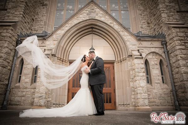 Red Barn Wedding Studio