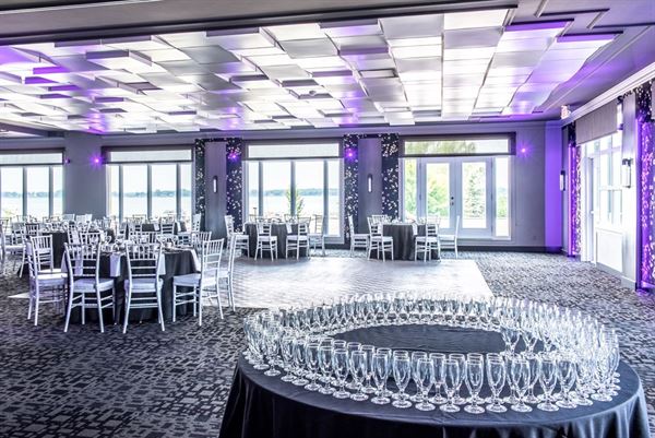 Auberge De La Rive-Hotel And Convention Center