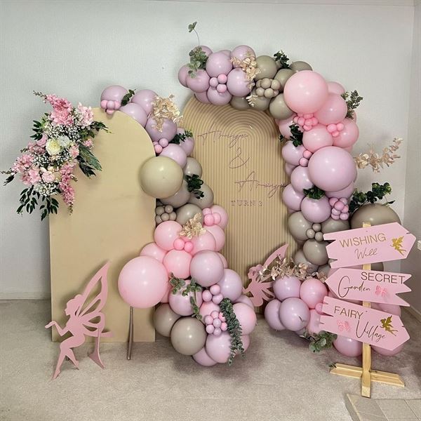 Comelymomentseventz LLC