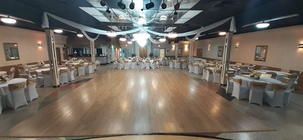 Yvonne Rella - Event Space and Flowers