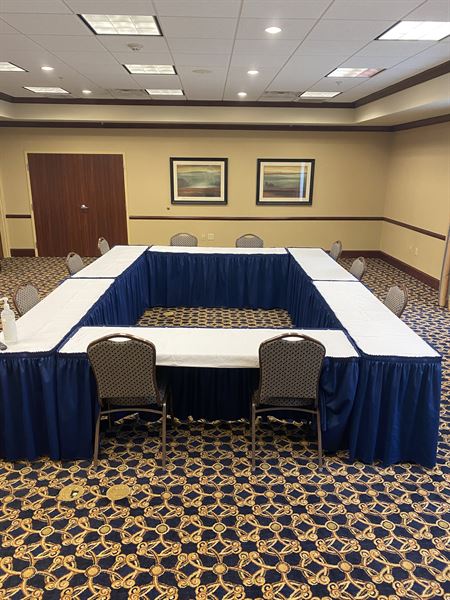 Hampton Inn & Suites Indianapolis-Airport