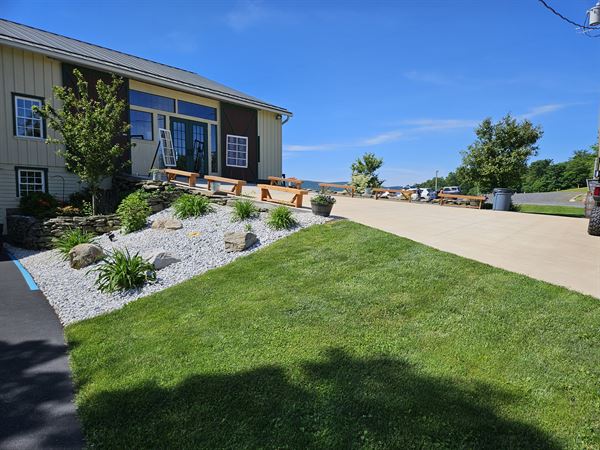 Mountain View Barn Weddings