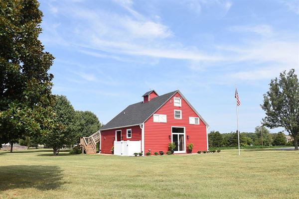 Adams International School