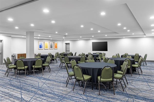 Holiday Inn Express & Suites Sacramento NE Cal Expo