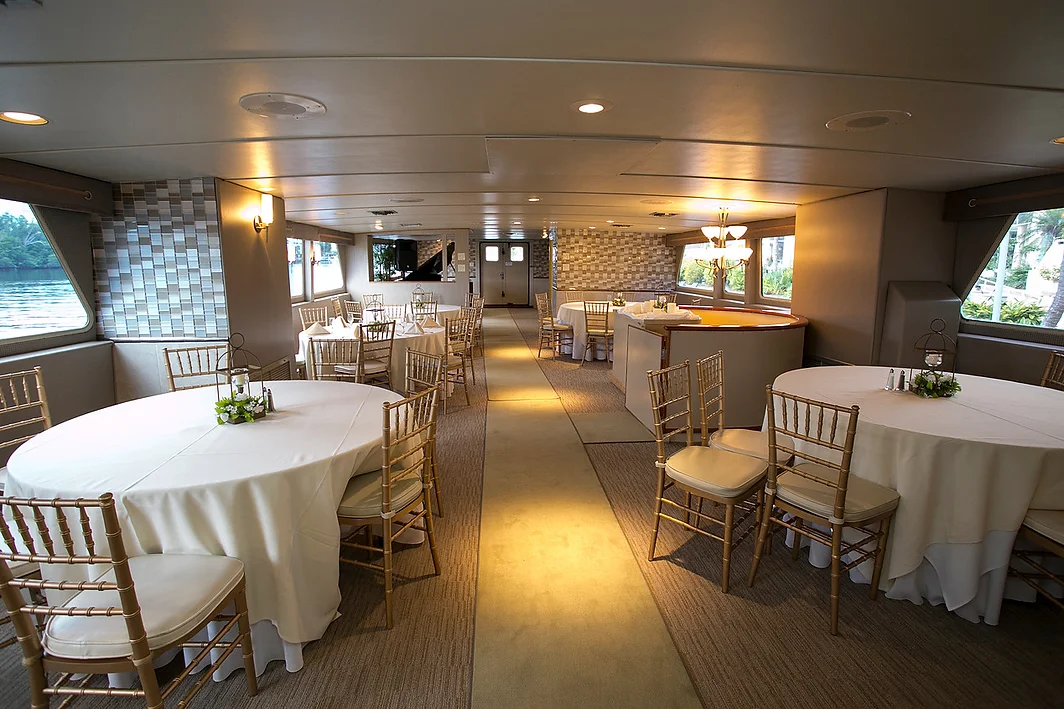 Lots of Yachts / Lots of Spots