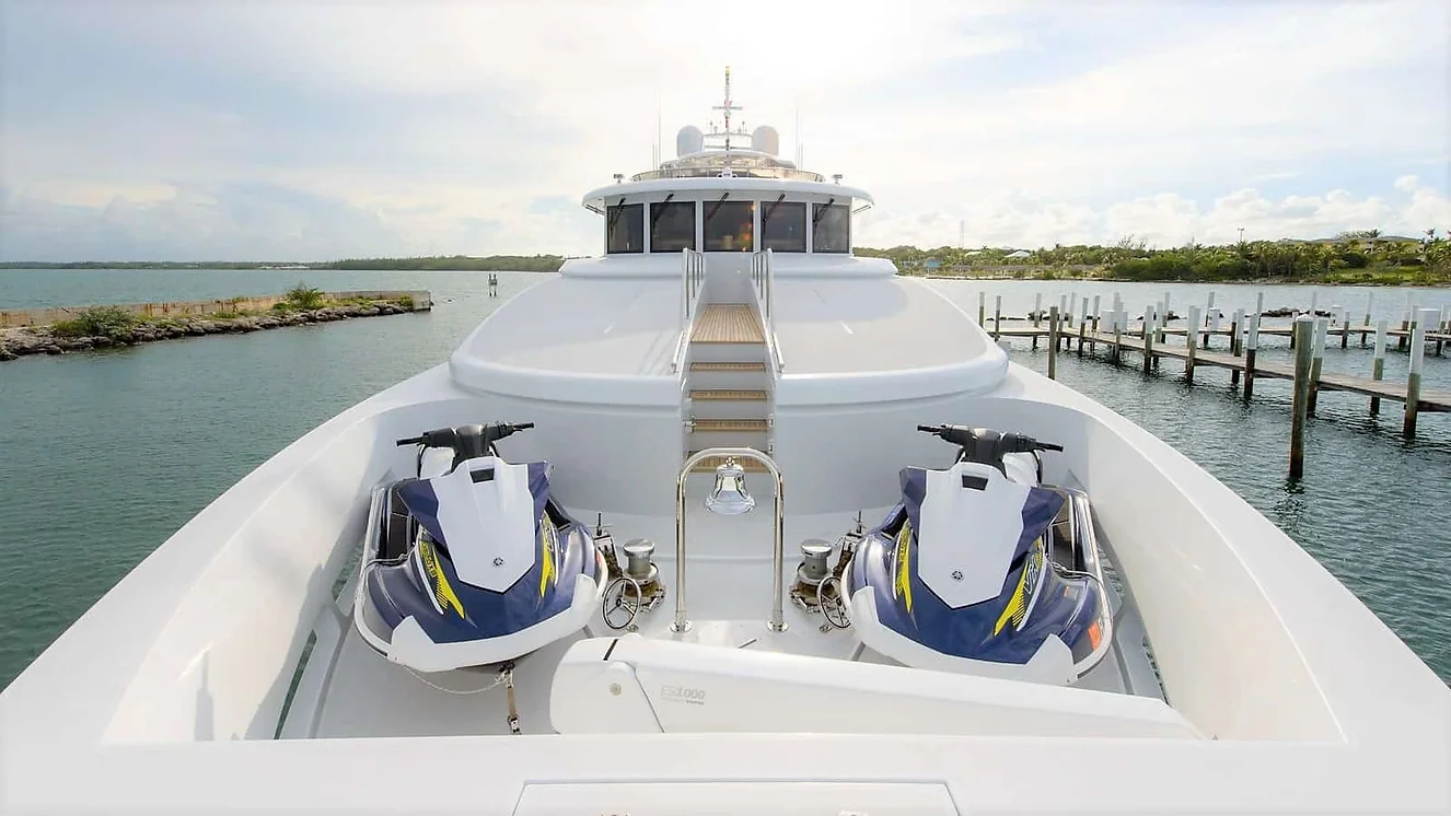 Lots of Yachts / Lots of Spots