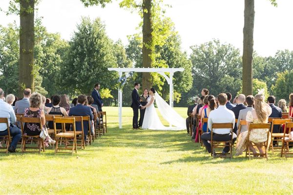 Travis Pointe Country Club