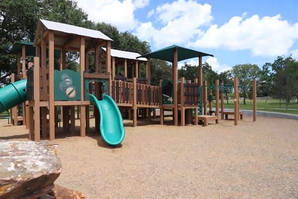City of Pearland - Parks and Recreation - Independence Park