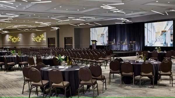 Renaissance St. Louis Airport Hotel