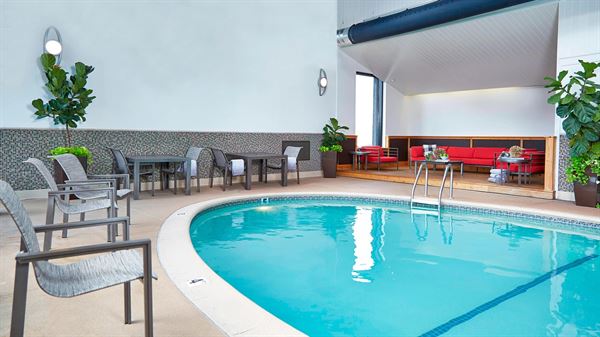 Renaissance St. Louis Airport Hotel