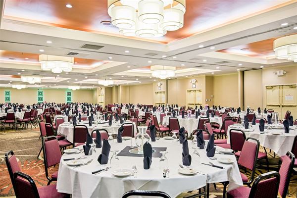 Holiday Inn Tanglewood – Roanoke