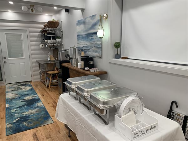 Larimar Retreat + DIY Spa + Outdoor Kitchen+ 2 Chalets