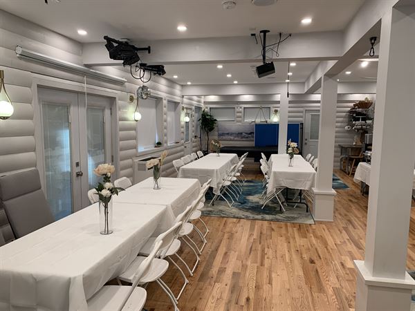 Larimar Retreat + DIY Spa + Outdoor Kitchen+ 2 Chalets